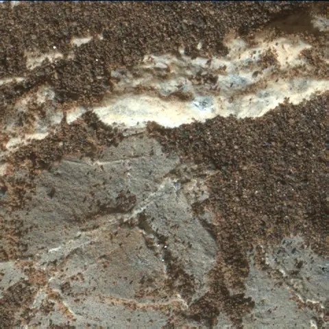 Sol 1975: Mars Hand Lens Imager (MAHLI)