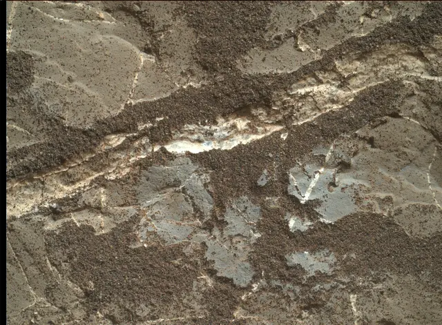 Sol 1975: Mars Hand Lens Imager (MAHLI)