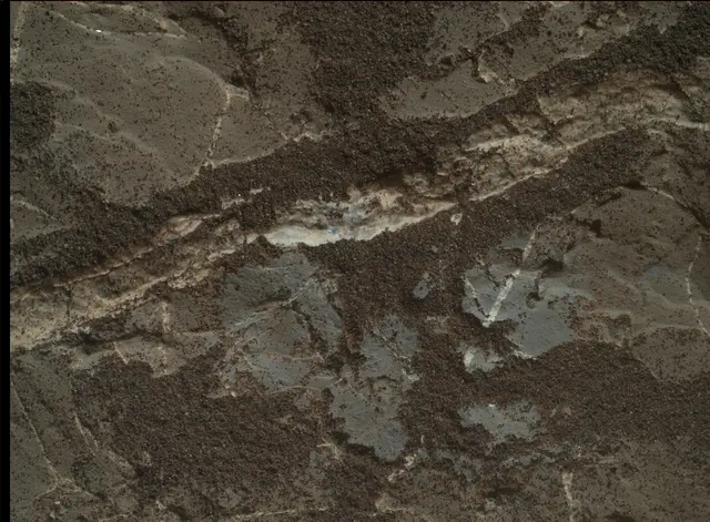 Sol 1975: Mars Hand Lens Imager (MAHLI)