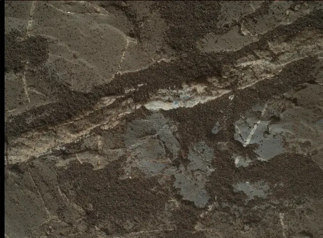 Sol 1975: Mars Hand Lens Imager (MAHLI)