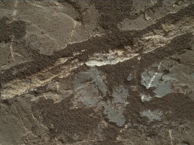 Sol 1975: Mars Hand Lens Imager (MAHLI)