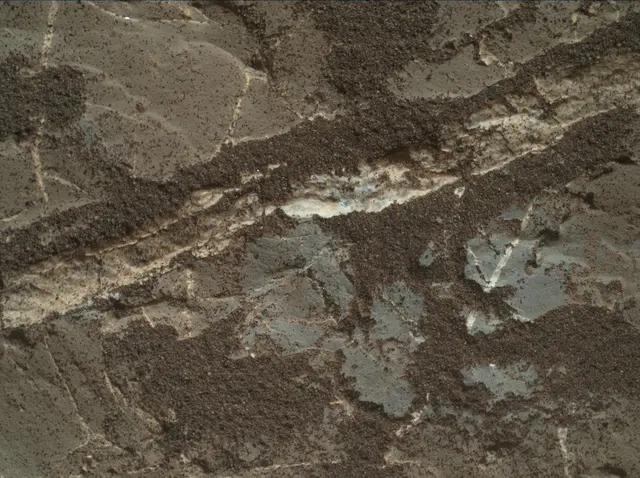Sol 1975: Mars Hand Lens Imager (MAHLI)