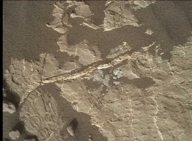 Sol 1975: Mars Hand Lens Imager (MAHLI)