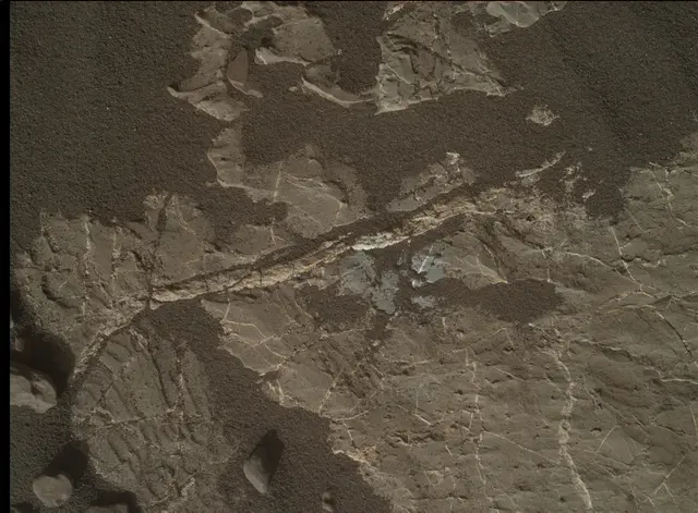 Sol 1975: Mars Hand Lens Imager (MAHLI)
