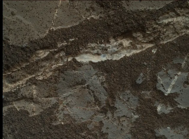 Sol 1975: Mars Hand Lens Imager (MAHLI)