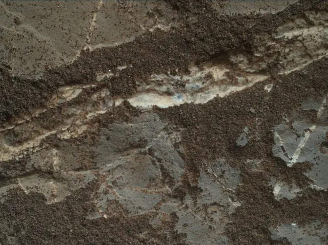 Sol 1975: Mars Hand Lens Imager (MAHLI)