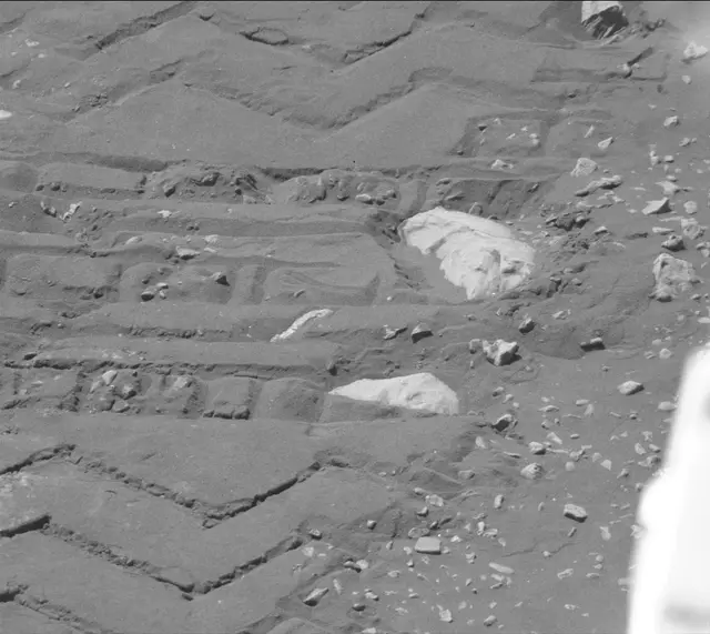Sol 1976: Mast Camera (Mastcam)