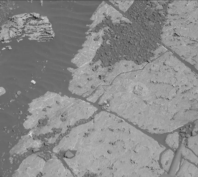 Sol 1977: Mast Camera (Mastcam)