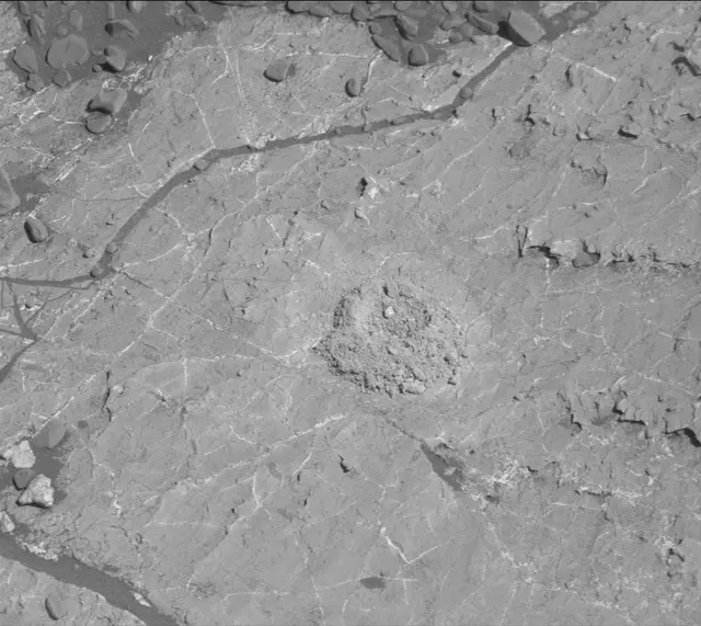 Sol 1977: Mast Camera (Mastcam)