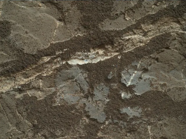 Sol 1978: Mars Hand Lens Imager (MAHLI)