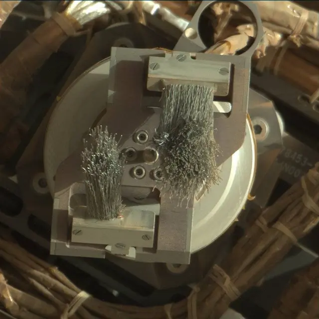 Sol 1979: Mast Camera (Mastcam)