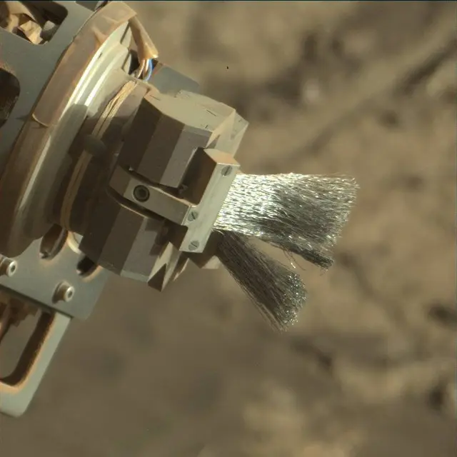 Sol 1979: Mast Camera (Mastcam)