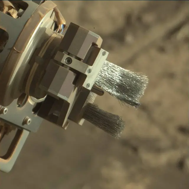 Sol 1979: Mast Camera (Mastcam)