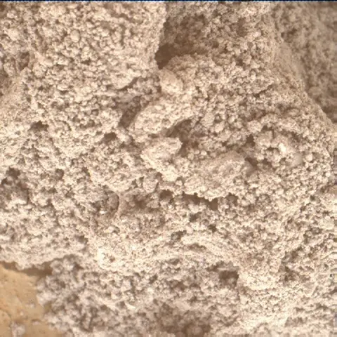 Sol 1979: Mars Hand Lens Imager (MAHLI)