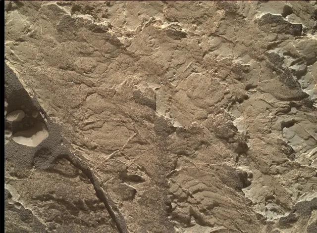 Sol 1979: Mars Hand Lens Imager (MAHLI)