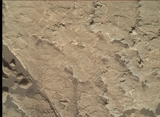 Sol 1979: Mars Hand Lens Imager (MAHLI)