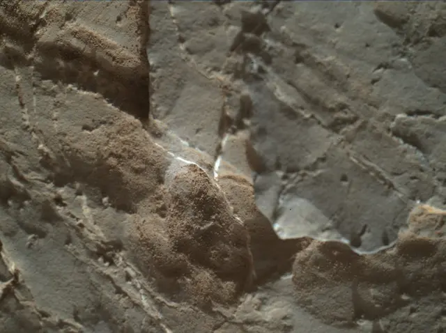 Sol 1979: Mars Hand Lens Imager (MAHLI)