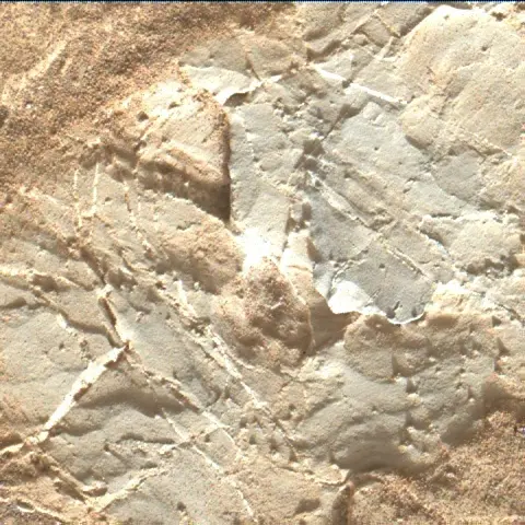 Sol 1979: Mars Hand Lens Imager (MAHLI)