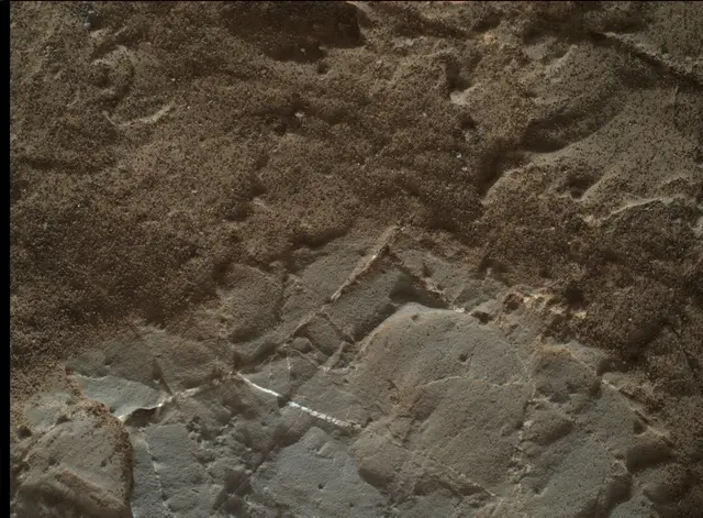 Sol 1979: Mars Hand Lens Imager (MAHLI)
