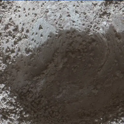 Sol 1984: Mars Hand Lens Imager (MAHLI)