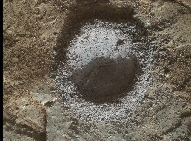 Sol 1984: Mars Hand Lens Imager (MAHLI)