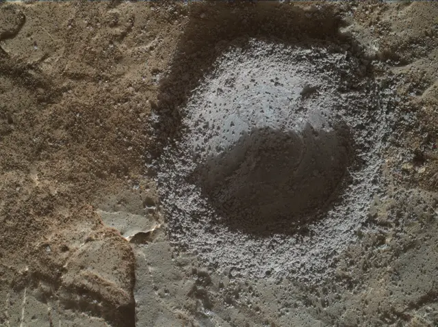 Sol 1984: Mars Hand Lens Imager (MAHLI)