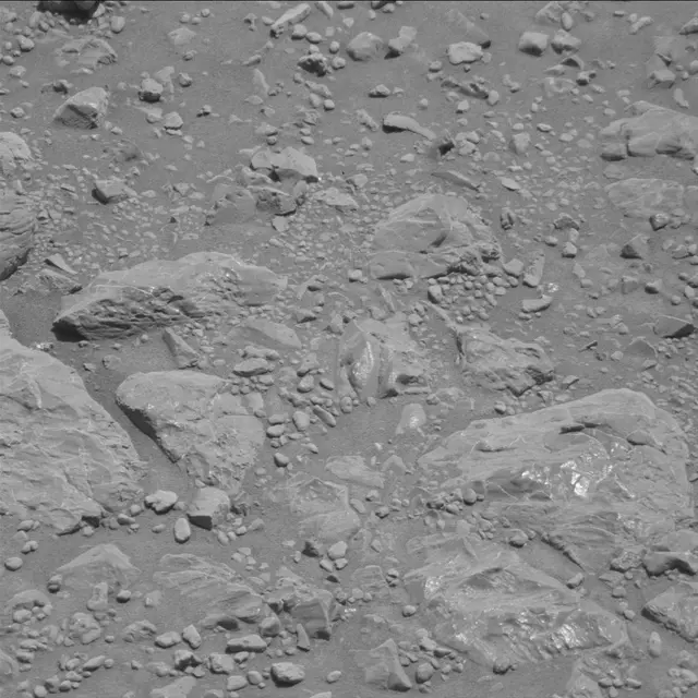 Sol 1986: Mast Camera (Mastcam)