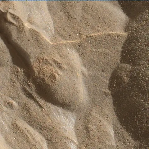 Sol 1988: Mars Hand Lens Imager (MAHLI)