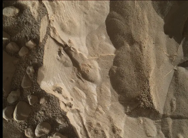 Sol 1988: Mars Hand Lens Imager (MAHLI)