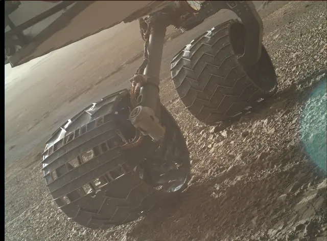 Sol 1988: Mars Hand Lens Imager (MAHLI)