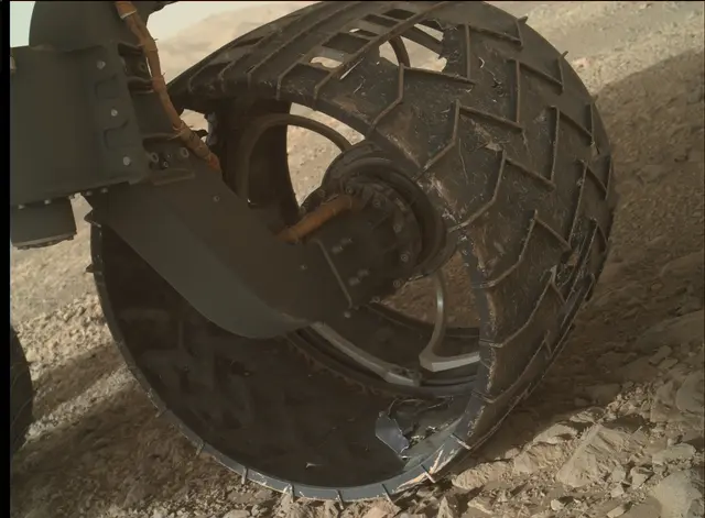 Sol 1988: Mars Hand Lens Imager (MAHLI)