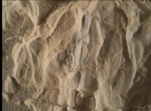 Sol 1988: Mars Hand Lens Imager (MAHLI)
