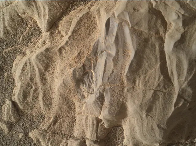 Sol 1988: Mars Hand Lens Imager (MAHLI)