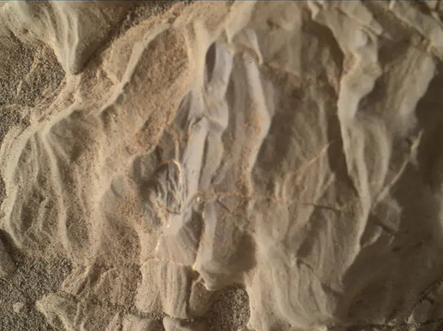 Sol 1988: Mars Hand Lens Imager (MAHLI)