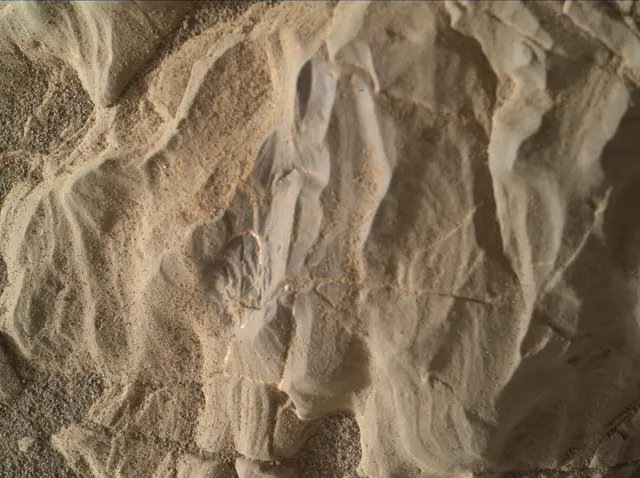 Sol 1988: Mars Hand Lens Imager (MAHLI)