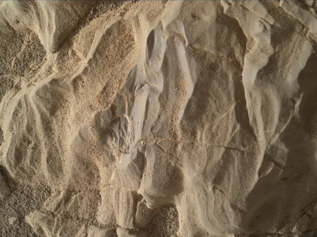 Sol 1988: Mars Hand Lens Imager (MAHLI)