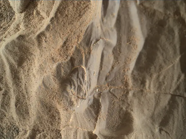 Sol 1988: Mars Hand Lens Imager (MAHLI)