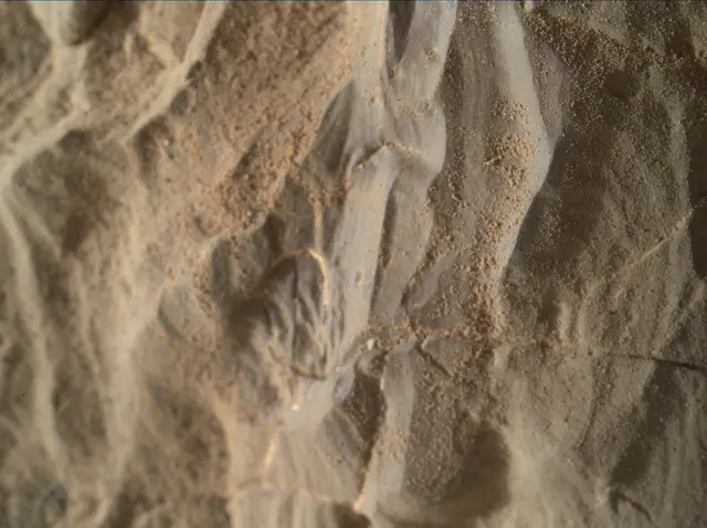 Sol 1988: Mars Hand Lens Imager (MAHLI)