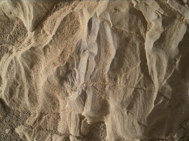 Sol 1990: Mars Hand Lens Imager (MAHLI)