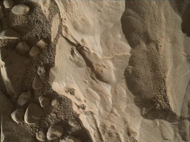 Sol 1990: Mars Hand Lens Imager (MAHLI)