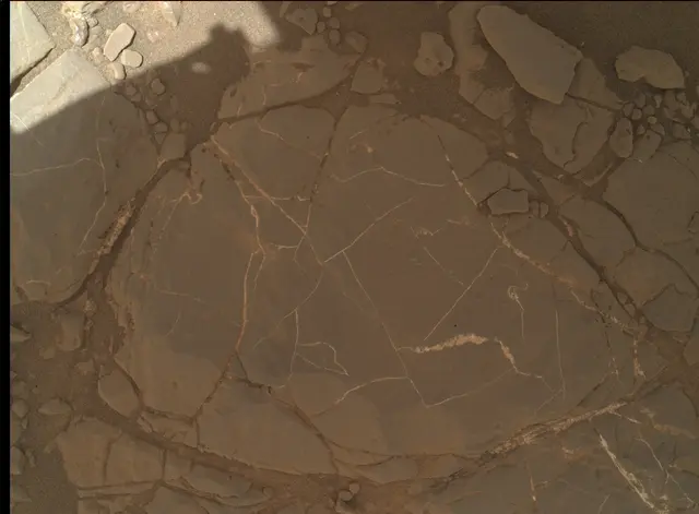 Sol 1993: Mars Hand Lens Imager (MAHLI)