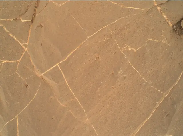 Sol 1993: Mars Hand Lens Imager (MAHLI)