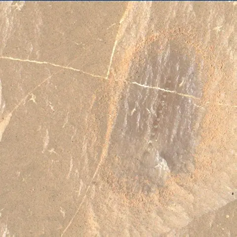 Sol 1995: Mars Hand Lens Imager (MAHLI)