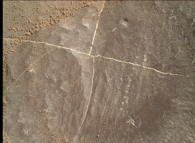 Sol 1996: Mars Hand Lens Imager (MAHLI)
