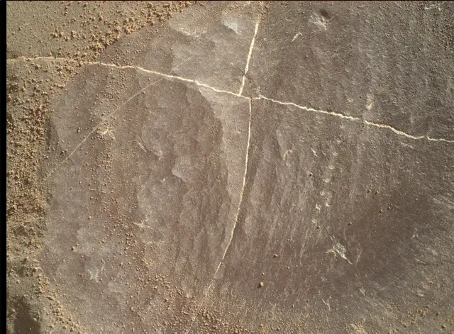 Sol 1996: Mars Hand Lens Imager (MAHLI)