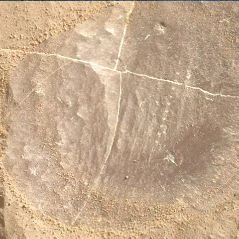 Sol 1996: Mars Hand Lens Imager (MAHLI)