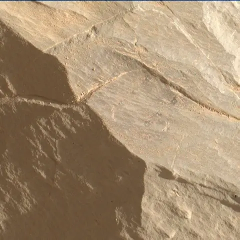 Sol 1996: Mars Hand Lens Imager (MAHLI)