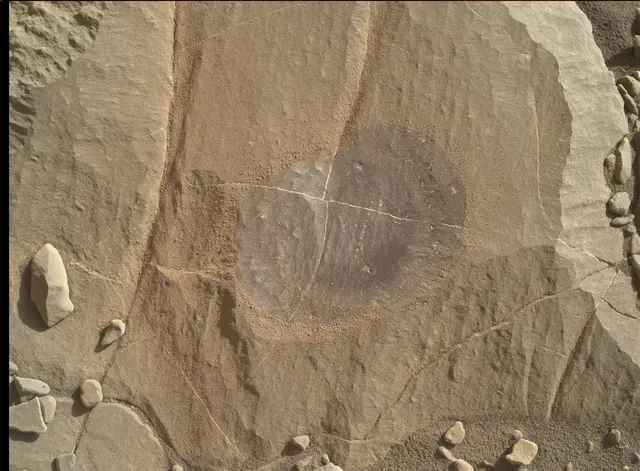 Sol 1996: Mars Hand Lens Imager (MAHLI)