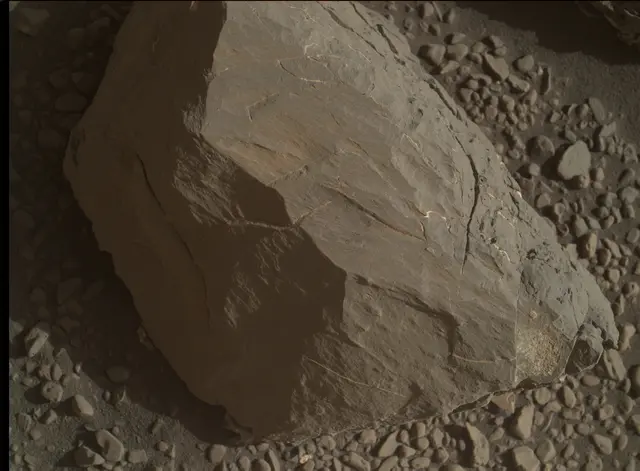 Sol 1996: Mars Hand Lens Imager (MAHLI)