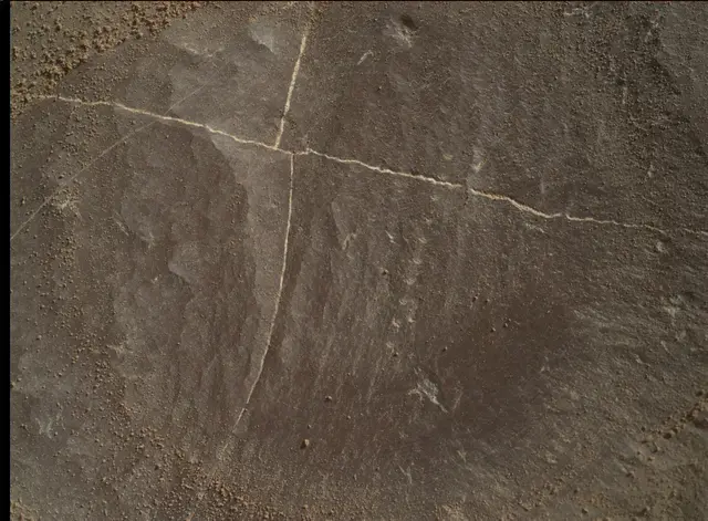 Sol 1996: Mars Hand Lens Imager (MAHLI)